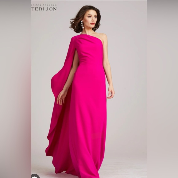 TERI JON GOWN - Picture 2 of 5